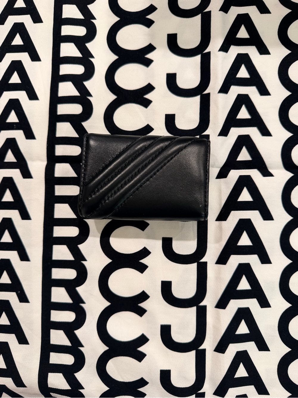 Marc Jacobs Black Leather Compact Key Case - Picture 2 of 3
